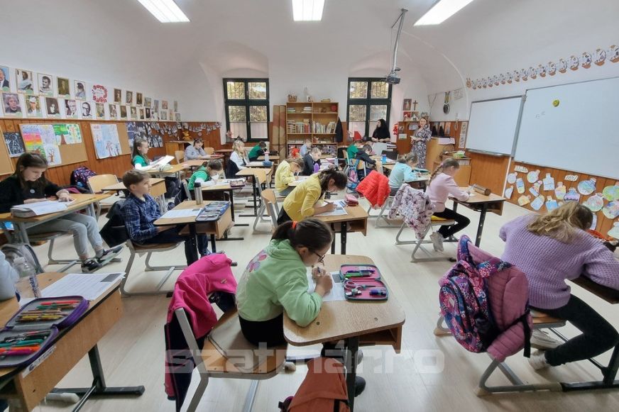 „Nem elég, hogy magyarnak születtünk, az anyanyelvünk tisztaságát meg kell őriznünk“ - XI. alkalommal fürkészkedtek a szatmári kisdiákok