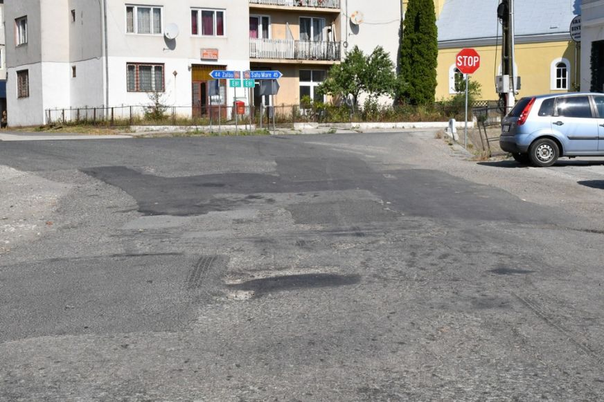 Újabb felújításra váró útszakaszt adtak át a kivitelezőnek