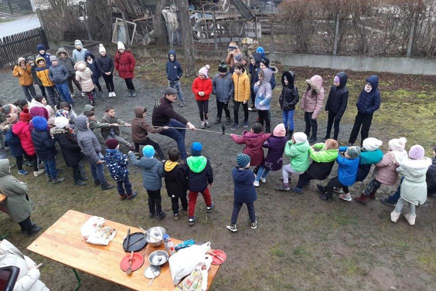 „Jöjjön a tavasz, vesszen a tél!“ - Farsang vége az avasújvárosi Falumúzeum udvarán