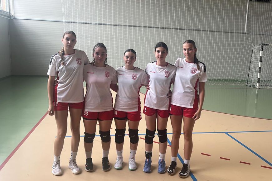 Az Olimpia VSK öt kézilabdázó lányát hívták meg a kadet válogatottba
