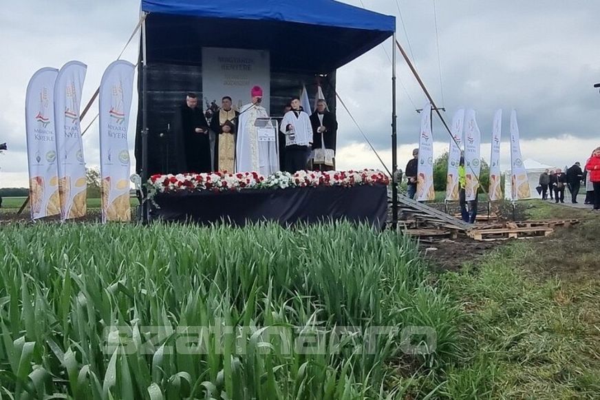 „Megerősít minket, hogy az egy magyar nemzetnek a tagja vagyunk!“ Kárpát-medencei Búzaszentelő Ünnepség Kaplonyban - KÉPGALÉRIA, VIDEÓ