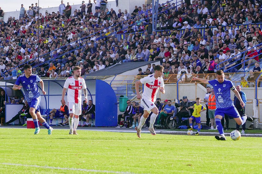 Három kiállítás és döntetlen a Liga 2-es osztályozó elődöntőjének visszavágója előtt