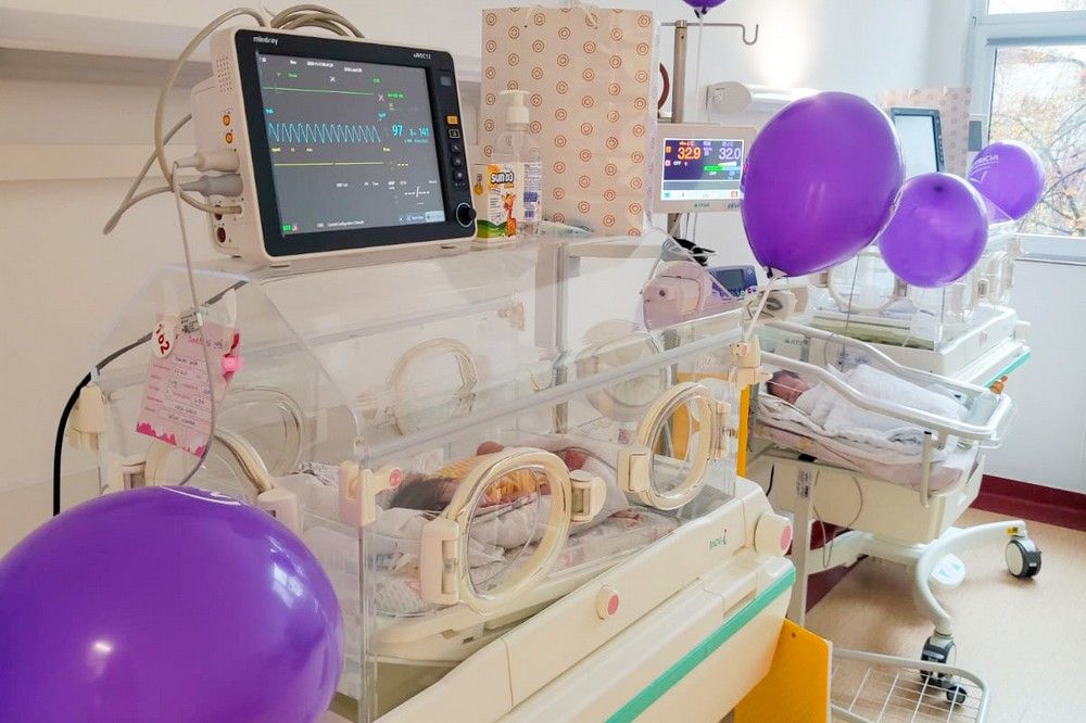 A legkisebb csodákért: a Szatmár Megyei Sürgősségi Kórház üzenete a koraszülöttek világnapján
