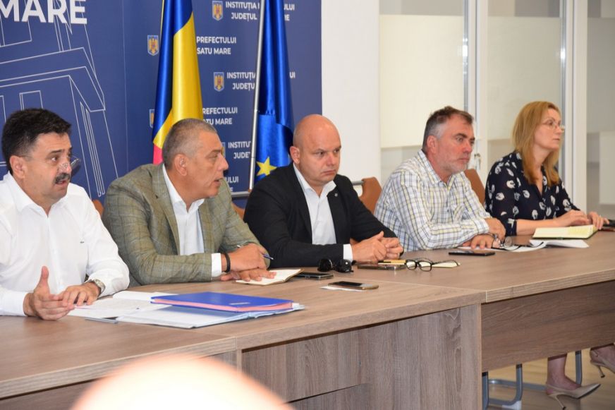 A kóbor kutyák jelentette problémáról egyeztettek a prefektúrán