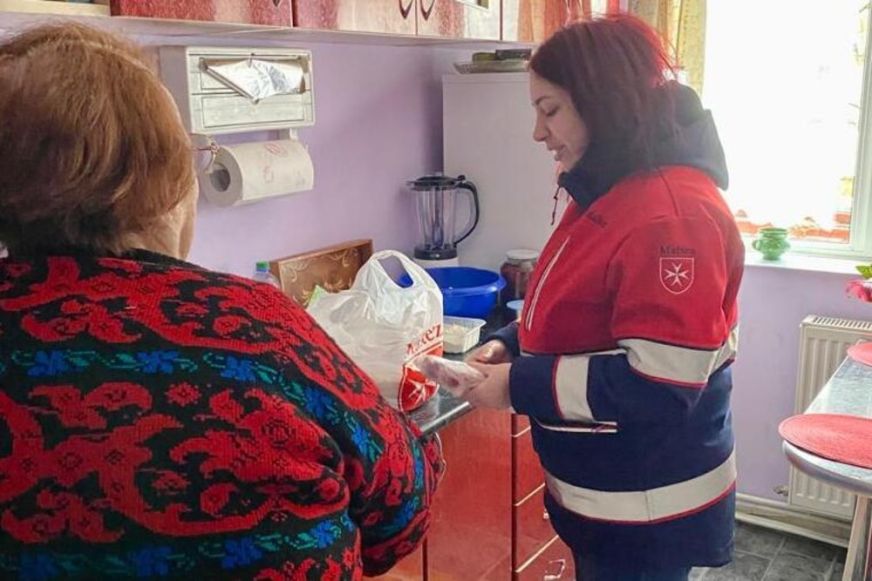 A Máltai Szeretetszolgálat zöld vonala idősek számára továbbra is elérhető
