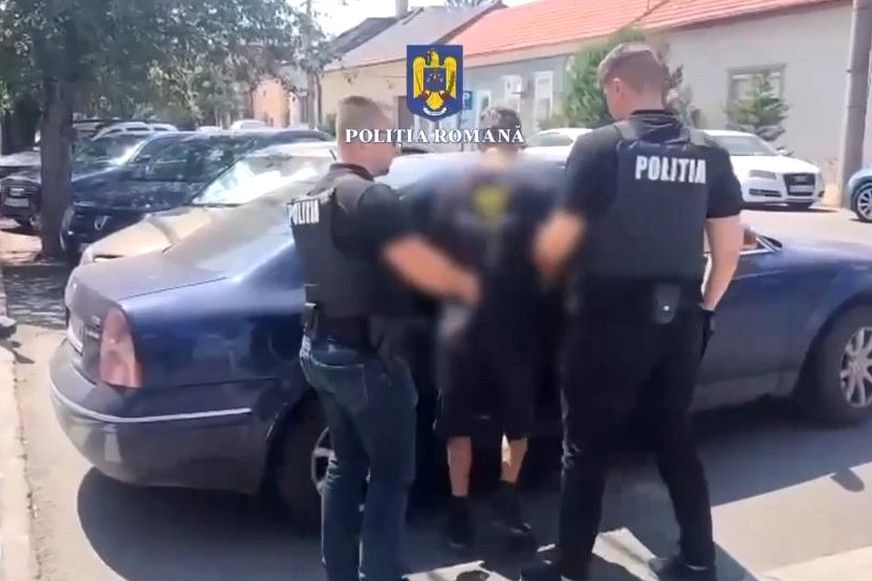 Csomagtartóba tuszkoltak és megvertek egy Szatmár megyei nőt Aradon