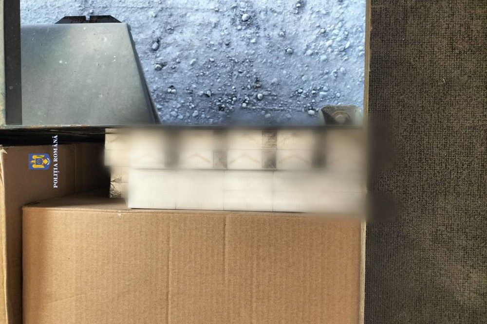 Több mint 260 ezer lejnyi csempészcigaretta került elő a szatmári férfi járművéből