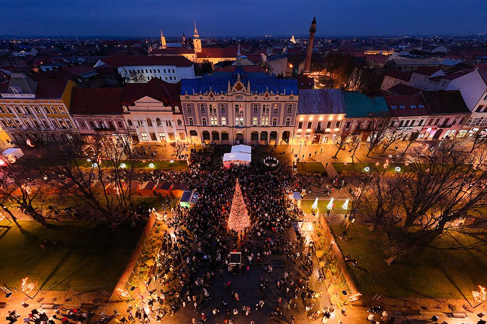 Minden nap színes programokkal várja a szatmáriakat a pénteken megnyitott karácsonyi vásár - Program