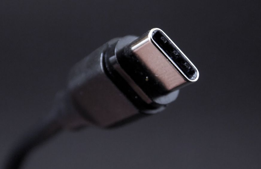 2024-től az iPhone-okba is kötelező lesz USB-C-csatlakozó