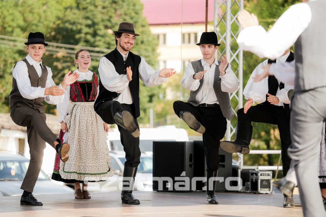 Népzene, főzőverseny és fergeteges hangulat – így indult a Sárköz Fest első napja - Képgaléria