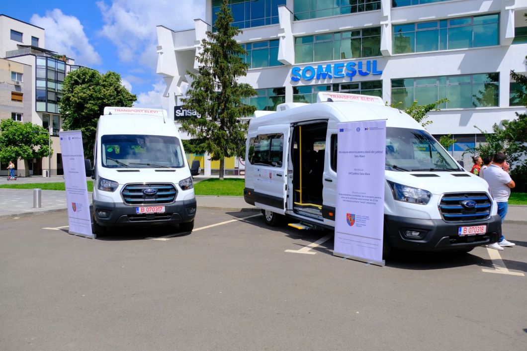 Megérkezett Szatmár megyébe az első két elektromos iskolabusz