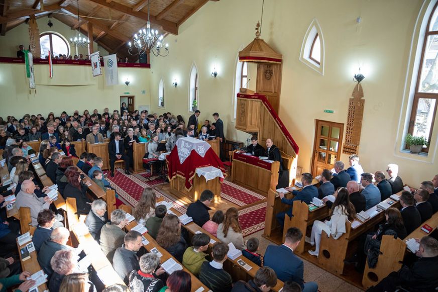 Őrizz Uram, a hajó kicsi, az óceán nagy, légy velem! – húsvét Szigetlankán