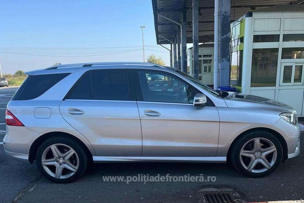 Nagy értékű autót foglaltak el a határőrök egy fiatal nőtől. Megvolt rá az okuk