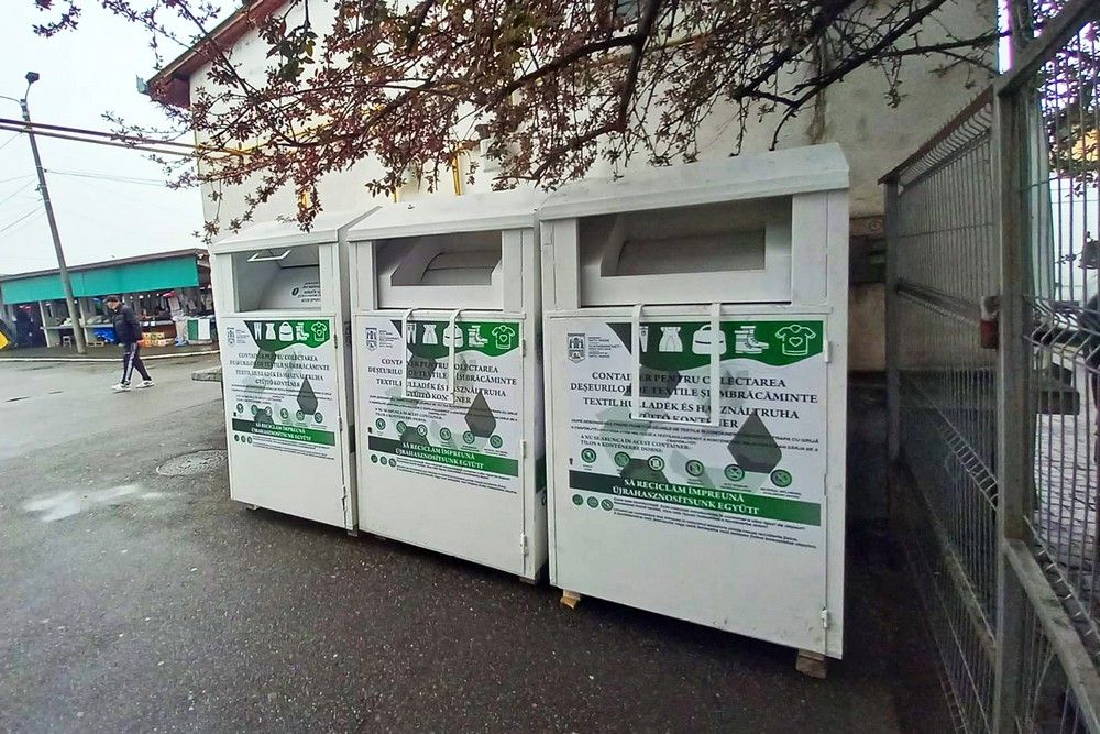 Tucatnál is több konténert helyeztek ki a textilhulladék számára Szatmárnémetiben