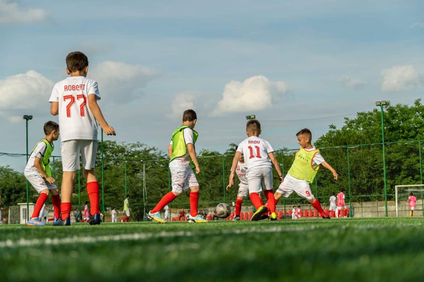 Kis gyerekeknek rendez toborzót a Szatmárnémeti Olimpia VSK