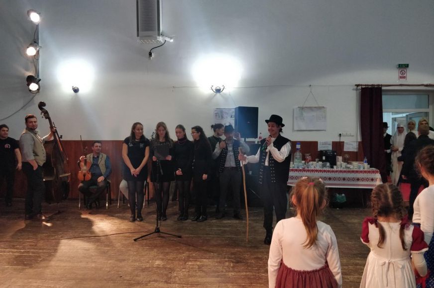 Szilágybagosi táncházban ropták a Röpike néptánccsoport tagjai