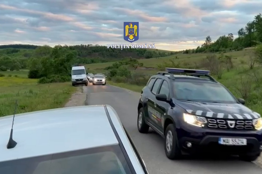 Hajnali razzia Szatmár megyében: uzsorásoknál tartott korai ébresztőt a rendőrség - VIDEÓ