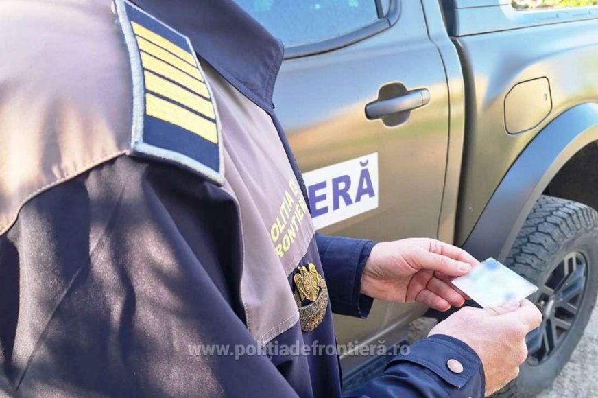Szúrófegyverrel támadtak a határrendőrökre illegális migránsokat szállító embercsempészek