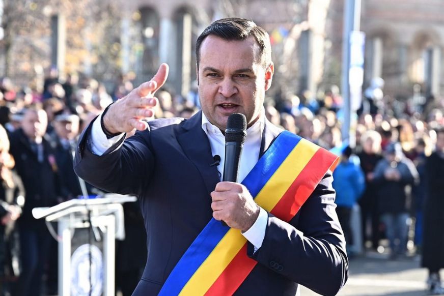 Ötvenezer euró csúszópénzt próbált átadni a nagybányai polgármester anyósa Kolozsváron egy bíró anyjának