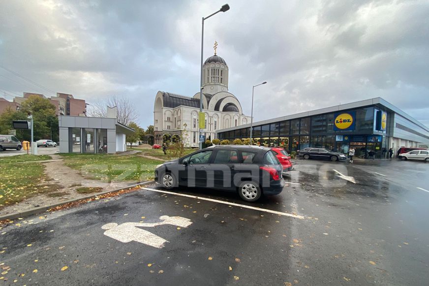 Hatalmas bírságokra számíthatnak azok az autóvezetők, akik jövő évtől illetéktelenül használják az alábbi parkolóhelyeket