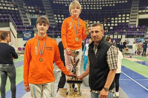 Három arany- és három bronzéremmel tértek haza a szatmári vívók a békéscsabai Olimpici Grand Prix-ről