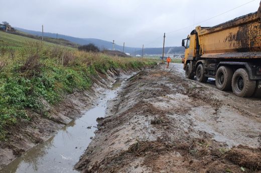 Lakossági panasz miatt vonult ki egy Szatmár megyei sertésfarmhoz a környezetvédelmi őrség. A bírság sem maradt el