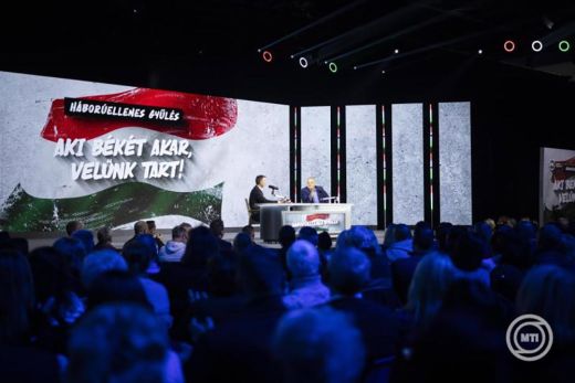 Orbán Viktor: az európai vezetők háborúba akarnak menni