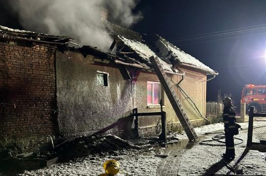 Óriási károkat hagyott maga után a tűz Mezőteremen - KÉPEK