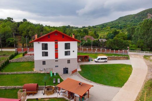 Négy éves a Tilkós Panzió – Vegyen részt ön is a születésnapi nyereményjátékban!