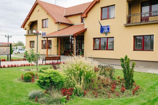 Vetés. Nehezen halad néhány utca leaszfaltozása