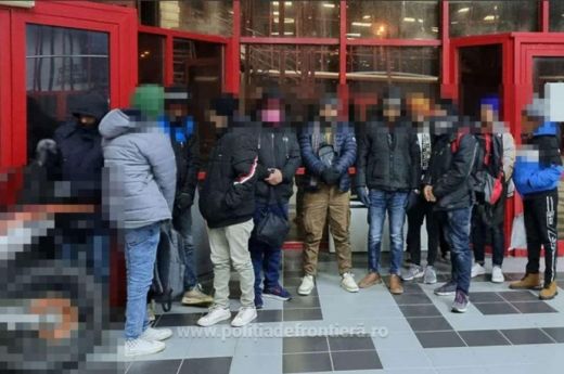 Fejenként 500 eurót kapott volna a határon átvitt migránsokért a Peténél lekapcsolt embercsempész - VIDEÓ