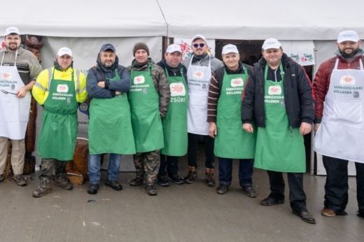 A sárközújlaki csapat nagyon hálás, hogy részt vehetett az idei böllérversenyen