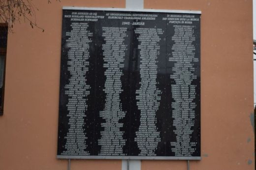 Deportáltakra emlékeznek meg Csanáloson