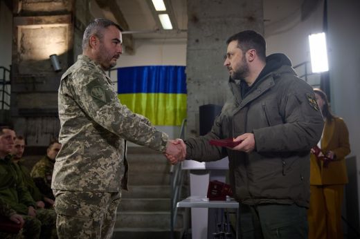 Zelenszkij ukrán elnök lett az Év embere a Time magazin szerint