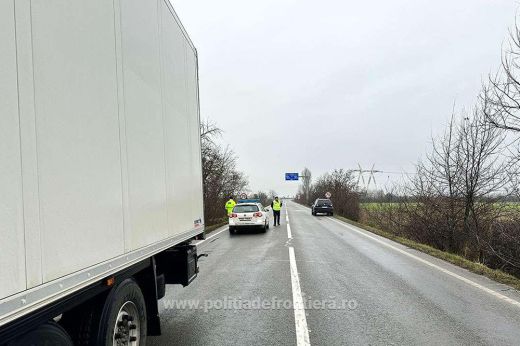 Használt cipőkkel megrakott kamiont állítottak meg a szatmári határrendészek