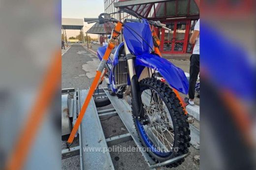 Nagy értékű körözött motorkerékpárt foglaltak le a petei határnál