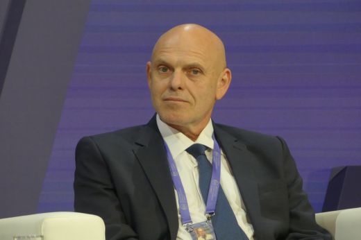 Nagykárolyban tart előadást Robert C. Castel biztonságpolitikai szakértő
