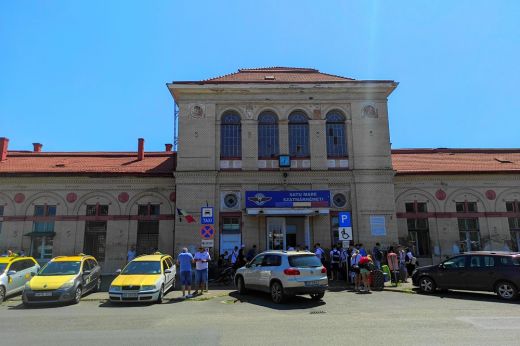 Jó hír az egyetemistáknak: már online is lehet kedvezményes vonatjegyet és bérletet váltani