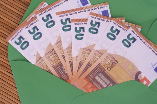 Eurobarometer: A romániaiak több mint 70 százaléka szerint elterjedt a korrupció az országban