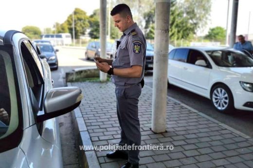  Körözött férfit fogtak a petei átkelőnél