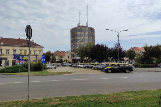 Ellopta az egyik utasa mobiltelefonját a szatmári taxis