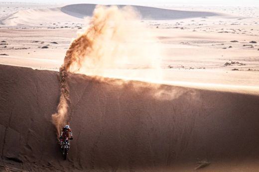 Benne a Dakar sűrűjében: 48 órás speciális szakasz kezdődött el
