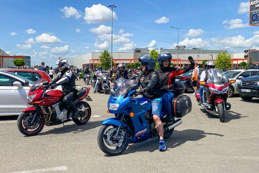 Motoros szezonnyitó Szatmárnémetiben - Az Auchan parkolóból indultak idei körútjukra a szatmári motorosok - Képgaléria