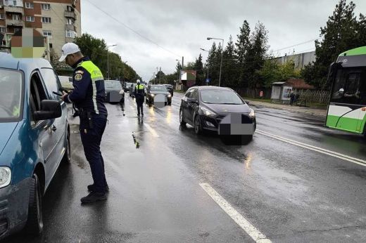 Kötelező autós felszerelések 2025-ben. Hiányuk borsos bírságot von maga után
