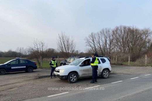Jogosítvány nélkül, hamisított műszakival közlekedő férfit kapcsoltak le Csanáloson