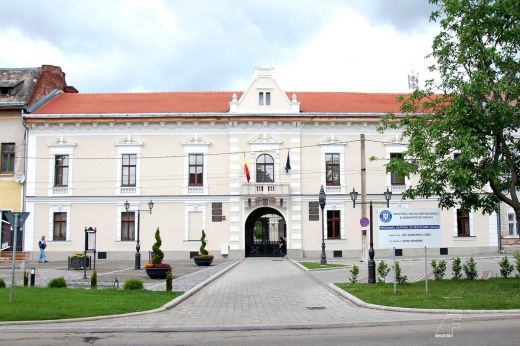Nagykároly: fontos finanszírozási szerződéseket írtak alá