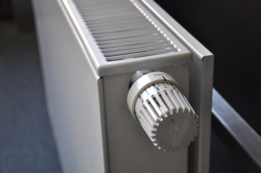 Megkezdődött az energiakártyák kézbesítése