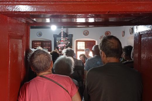 Igazi tolongás a múzeumban. Közel 50 fős csoport látogatta meg vasárnap a bogdándi tájházat