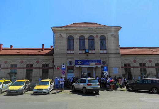 Holttestre bukkantak a vasútállomás közelében