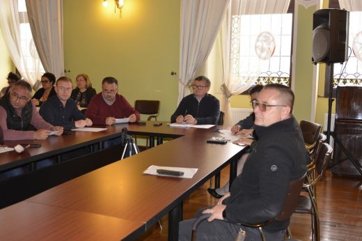 Nagykároly: Ügyvéddel érvényteleníttetnék a Kölcsey-szobor miatt kiszabott bírságot